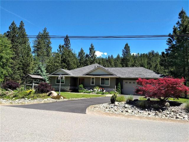 235 Prospect Drive, House detached with 3 bedrooms, 3 bathrooms and null parking in Kootenay Boundary D BC | Image 1