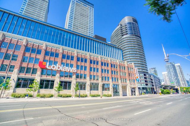 3005 - 25 Capreol Crt, Condo with 2 bedrooms, 2 bathrooms and 1 parking in Toronto ON | Image 10