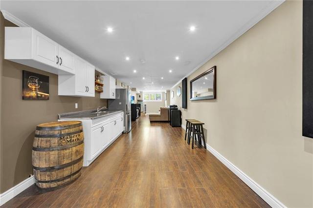 22 Longview Court, House detached with 3 bedrooms, 2 bathrooms and 6 parking in Hamilton ON | Image 36