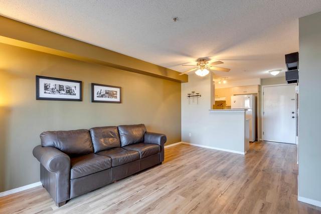 1207 - 2395 Eversyde Avenue Sw, Condo with 1 bedrooms, 1 bathrooms and 1 parking in Calgary AB | Image 2