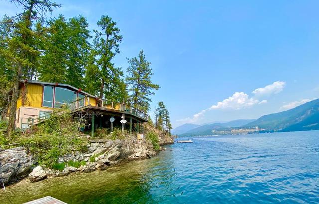 2526 West Lake Drive, House detached with 3 bedrooms, 0 bathrooms and null parking in Kootenay Boundary C BC | Image 6