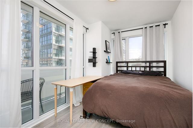 1409 - 77 Mutual St, Condo with 2 bedrooms, 1 bathrooms and 0 parking in Toronto ON | Image 3