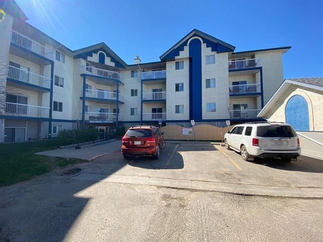 306 - 10405 99 Avenue, Condo with 2 bedrooms, 2 bathrooms and 1 parking in Grande Prairie AB | Image 2
