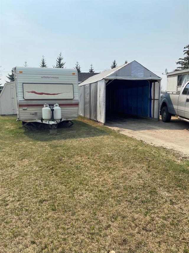 9741 107 Street, House detached with 2 bedrooms, 1 bathrooms and 6 parking in Hythe AB | Image 3