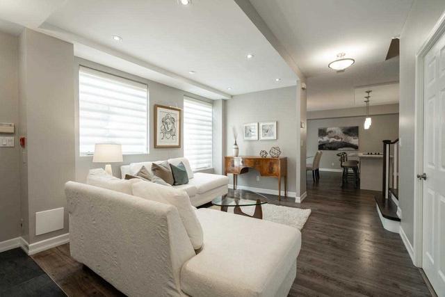 103 - 28 Stadium Rd, Townhouse with 2 bedrooms, 3 bathrooms and 2 parking in Toronto ON | Image 2