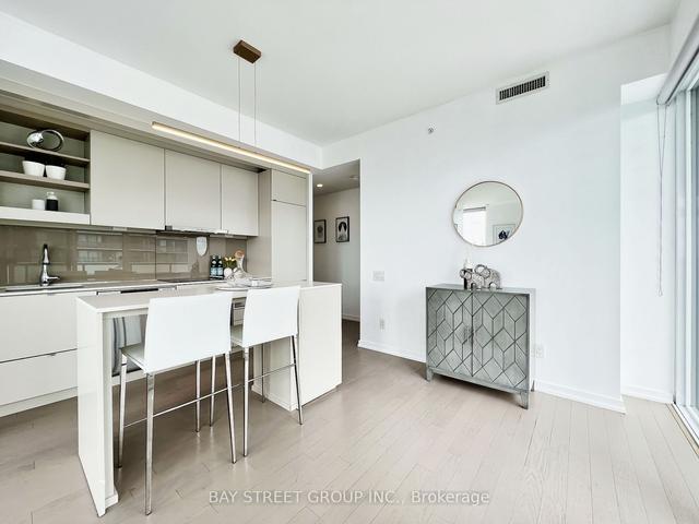 4009 - 101 Peter St, Condo with 2 bedrooms, 2 bathrooms and 1 parking in Toronto ON | Image 40