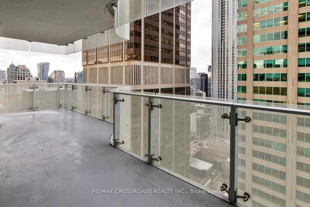 2110 - 1 Bloor St E, Condo with 2 bedrooms, 2 bathrooms and 0 parking in Toronto ON | Image 5