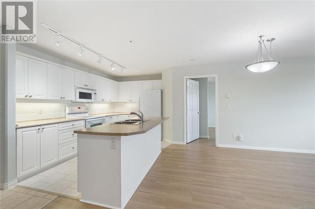 111 - 1633 Dufferin Cres, Condo with 2 bedrooms, 2 bathrooms and 7 parking in Nanaimo BC | Image 5