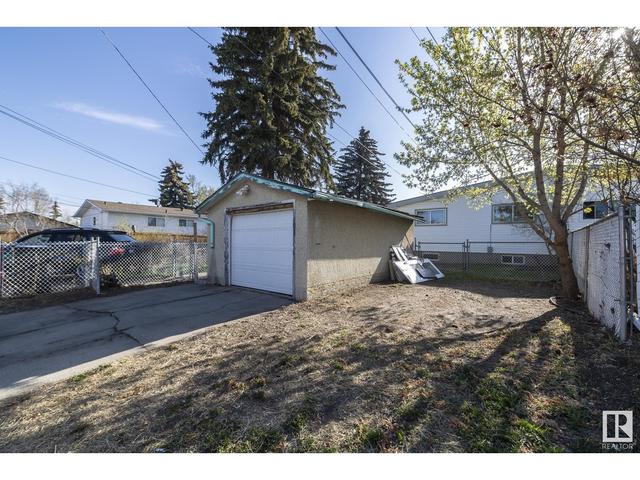 4730 105 St Nw, House semidetached with 3 bedrooms, 2 bathrooms and null parking in Edmonton AB | Image 39