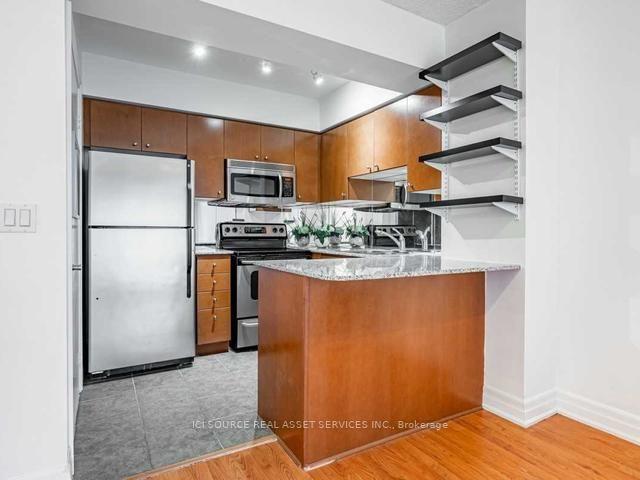 901 - 8 Scollard St, Condo with 1 bedrooms, 1 bathrooms and 0 parking in Toronto ON | Image 8