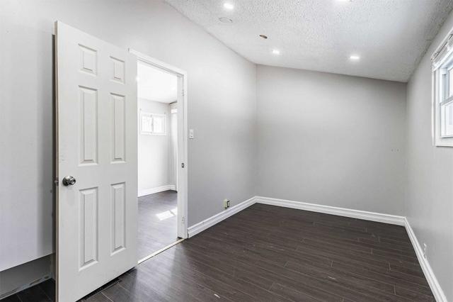 7504 Kipling Ave, House detached with 2 bedrooms, 1 bathrooms and 3 parking in Vaughan ON | Image 14
