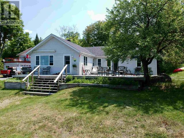 72 & 66 Harmony Beach Rd, House detached with 5 bedrooms, 2 bathrooms and null parking in Algoma, Unorganized, North Part ON | Image 2