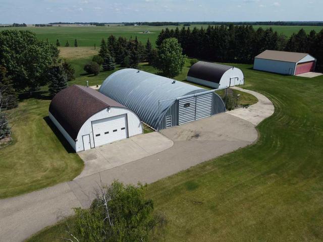 39429 Rr32, House detached with 5 bedrooms, 3 bathrooms and 12 parking in Lacombe County AB | Image 3