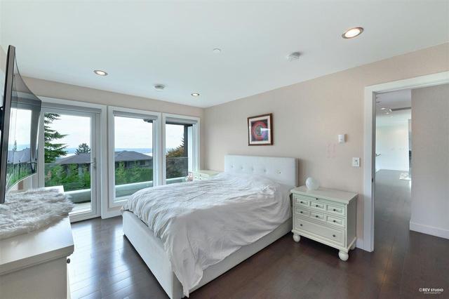 985 Eyremount Drive, House detached with 7 bedrooms, 9 bathrooms and 4 parking in West Vancouver BC | Image 23