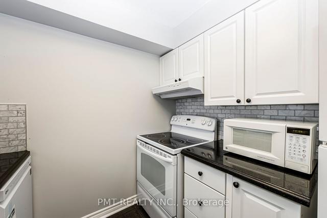 506 - 3 Hickory Tree Rd, Condo with 1 bedrooms, 1 bathrooms and 1 parking in Toronto ON | Image 9