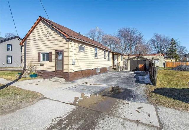 315 Welland St, House detached with 2 bedrooms, 3 bathrooms and 5 parking in Port Colborne ON | Image 12
