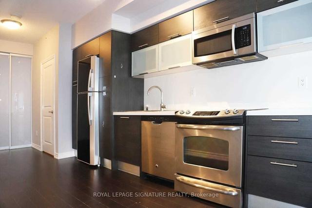 5001 - 386 Yonge St, Condo with 2 bedrooms, 2 bathrooms and 1 parking in Toronto ON | Image 18