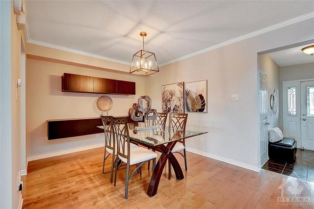 106 Hawktree Ridge, Townhouse with 3 bedrooms, 3 bathrooms and 3 parking in Ottawa ON | Image 3