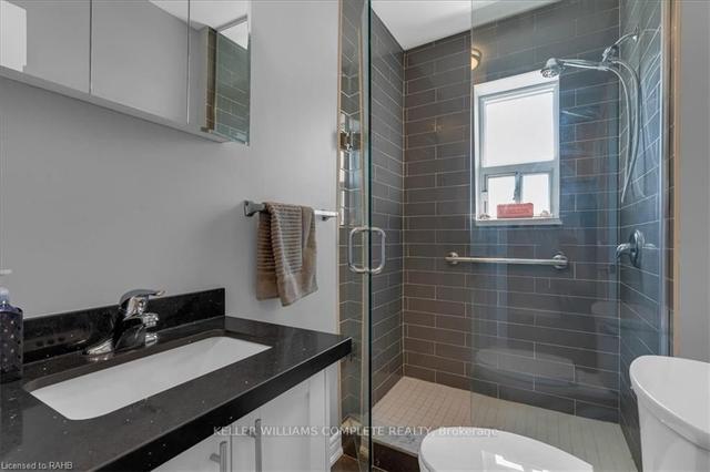 703 - 350 Concession St, Condo with 2 bedrooms, 2 bathrooms and 1 parking in Hamilton ON | Image 3