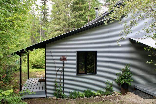 5972 Cedar Creek Road, House detached with 4 bedrooms, 2 bathrooms and null parking in Central Kootenay H BC | Image 4