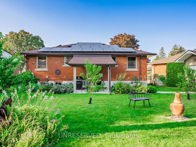 24 Camille Crt, House detached with 2 bedrooms, 2 bathrooms and 4 parking in Hamilton ON | Image 32