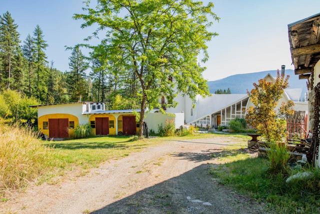1450 Stewart Creek Road, House detached with 3 bedrooms, 5 bathrooms and null parking in Kootenay Boundary C BC | Image 17
