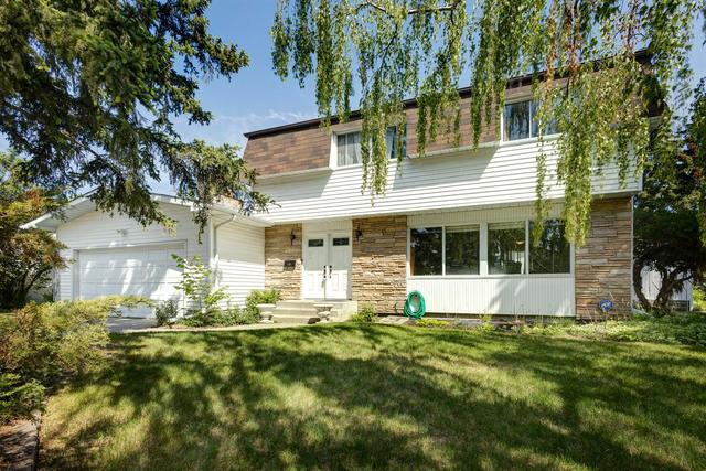 10631 Brackenridge Road Sw, House detached with 4 bedrooms, 2 bathrooms and 4 parking in Calgary AB | Image 1