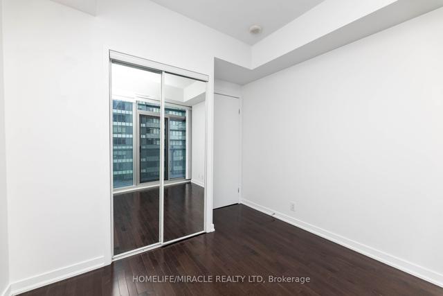 2901 - 14 York St, Condo with 3 bedrooms, 2 bathrooms and 1 parking in Toronto ON | Image 21