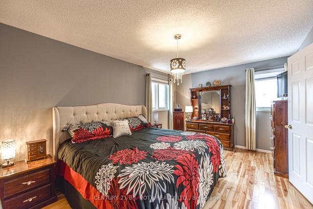 33 Morton Cres, House detached with 4 bedrooms, 4 bathrooms and 6 parking in Barrie ON | Image 14