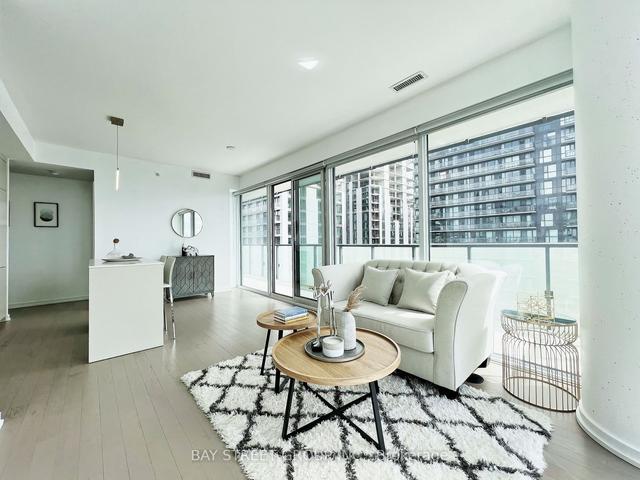 4009 - 101 Peter St, Condo with 2 bedrooms, 2 bathrooms and 1 parking in Toronto ON | Image 9
