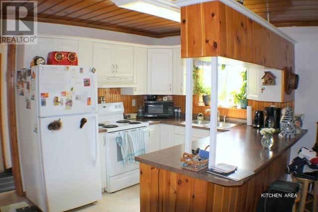 240 Hwy 563, House detached with 3 bedrooms, 1 bathrooms and null parking in Algoma, Unorganized, North Part ON | Image 5