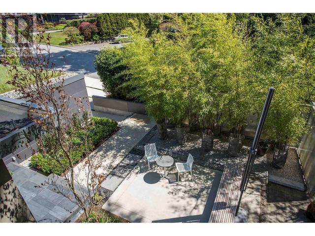 982 Belvedere Drive, House detached with 4 bedrooms, 3 bathrooms and 2 parking in North Vancouver BC | Image 33