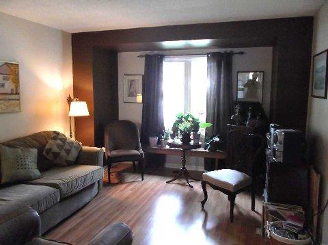 98 - 10 Bassett Blvd, Townhouse with 3 bedrooms, 2 bathrooms and 1 parking in Whitby ON | Image 2