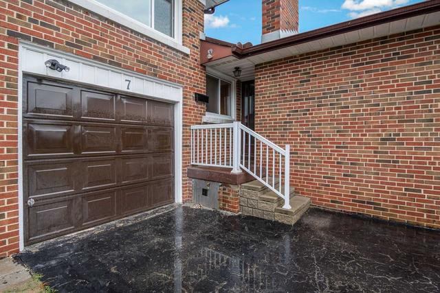7 Allison Dr, House detached with 4 bedrooms, 2 bathrooms and 4 parking in Toronto ON | Image 12