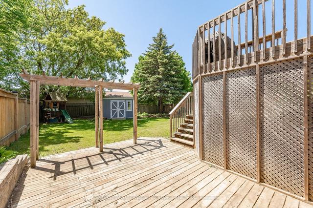 1 Holly Crt, House detached with 3 bedrooms, 2 bathrooms and 3 parking in Guelph ON | Image 26