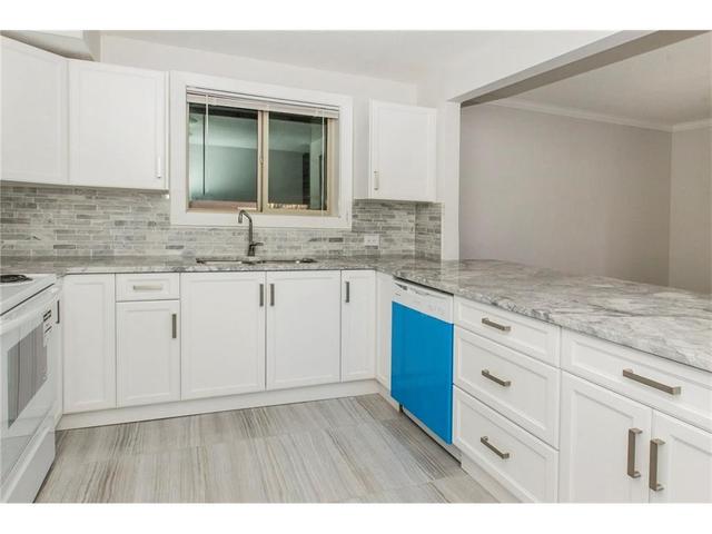 101 - 808 Royal Avenue Sw, Condo with 3 bedrooms, 2 bathrooms and 1 parking in Calgary AB | Image 3