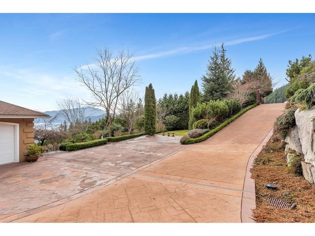 1230 St. Andrews Road, House detached with 5 bedrooms, 3 bathrooms and 6 parking in Sunshine Coast F BC | Image 3