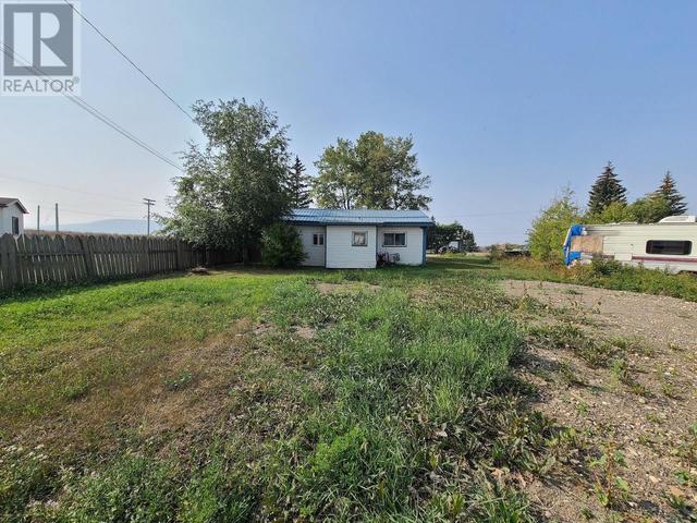 10855 102 Street, House detached with 2 bedrooms, 1 bathrooms and null parking in Taylor BC | Image 26