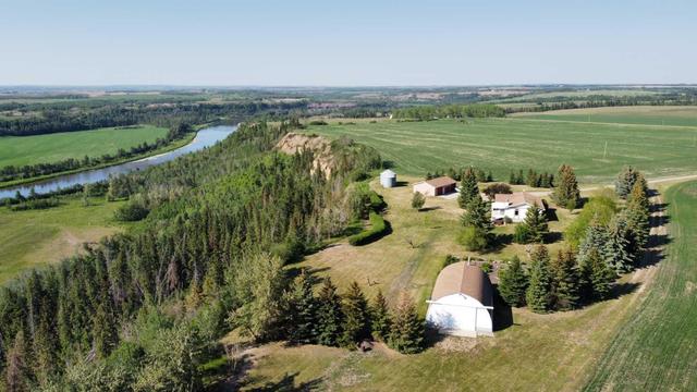 38118 Range Road 235, House detached with 4 bedrooms, 2 bathrooms and 8 parking in Red Deer County AB | Image 2