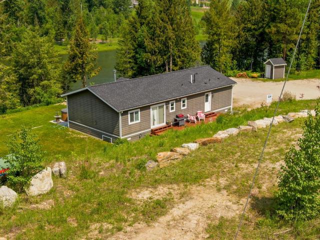 4042 Frogs Vista Drive, House detached with 3 bedrooms, 2 bathrooms and null parking in Central Kootenay H BC | Image 40