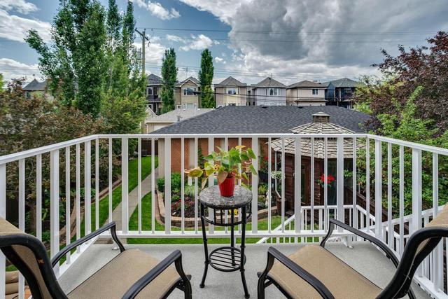 2249 8 Avenue Se, House detached with 5 bedrooms, 3 bathrooms and 2 parking in Calgary AB | Image 17