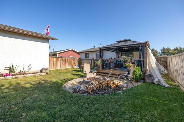 204 Wapiti Crescent, House detached with 3 bedrooms, 3 bathrooms and 5 parking in Wood Buffalo AB | Image 7