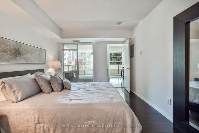 733 - 111 Elizabeth St, Condo with 2 bedrooms, 2 bathrooms and 1 parking in Toronto ON | Image 20