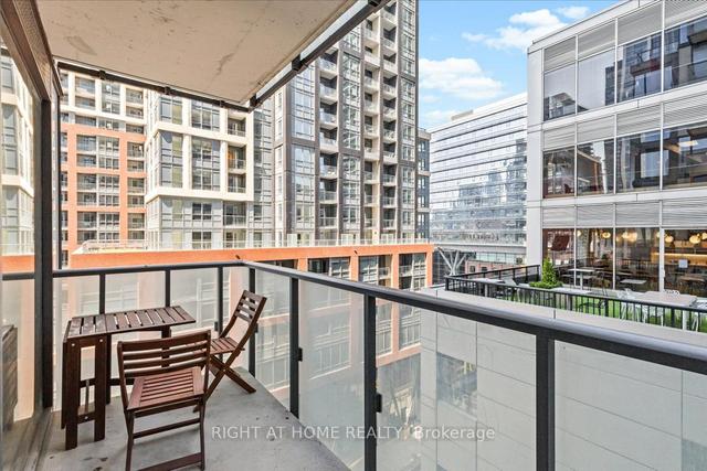 716 - 101 Peter St W, Condo with 1 bedrooms, 1 bathrooms and 0 parking in Toronto ON | Image 10