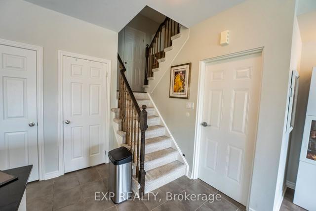 19-04 - 2420 Baronwood Dr, Townhouse with 2 bedrooms, 3 bathrooms and 1 parking in Oakville ON | Image 3