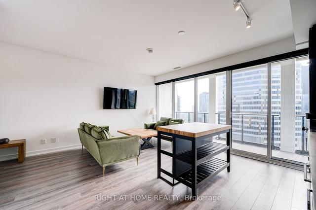 2410 - 20 Edward St, Condo with 3 bedrooms, 2 bathrooms and 1 parking in Toronto ON | Image 25