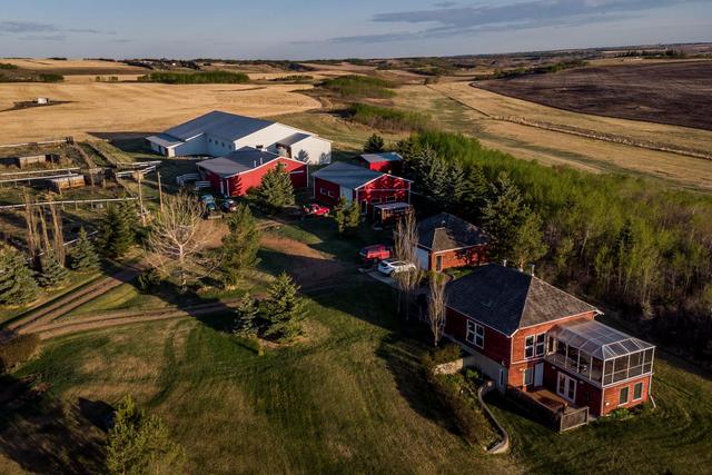 43342 Range Road 183, House detached with 3 bedrooms, 1 bathrooms and 4 parking in Camrose County AB | Image 1