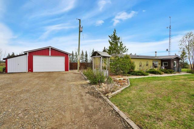 1337 Township Road 364, House detached with 3 bedrooms, 2 bathrooms and null parking in Red Deer County AB | Image 31