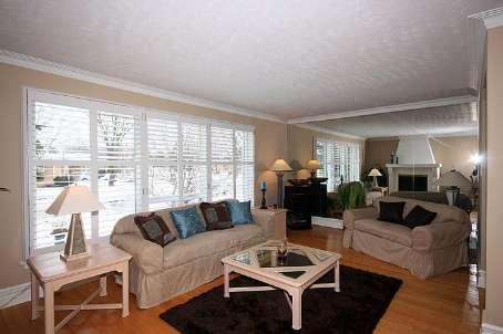 80 Lloyd Manor Rd, House detached with 3 bedrooms, 2 bathrooms and 3 parking in Toronto ON | Image 2
