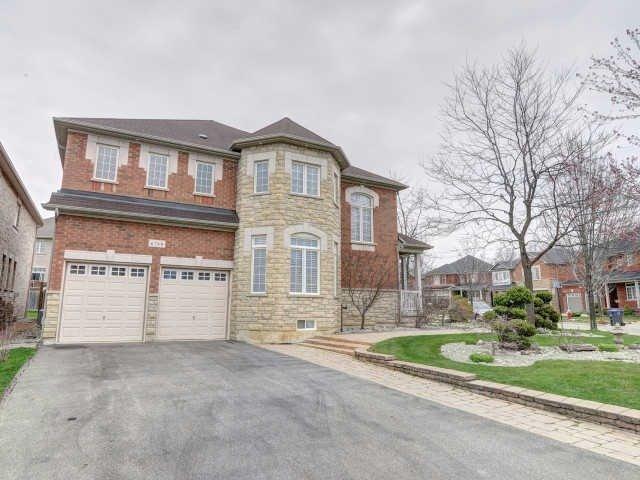 6748 Golden Hills Way, House detached with 4 bedrooms, 4 bathrooms and 2 parking in Mississauga ON | Image 1